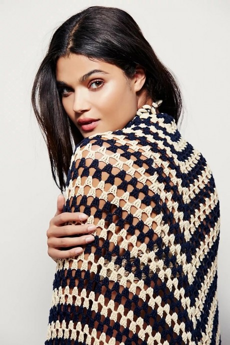 Шаль от Free people. Вязание крючком, схемы примерные. Шаль от Free people. Вязание крючком, схемы примерные.