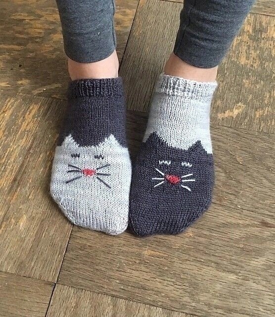 Очаровательные носочки с котиками